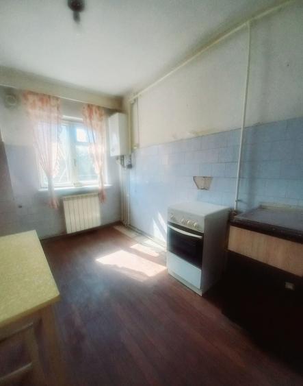 Apartament cu 3 camere decomandat în Radu Negru