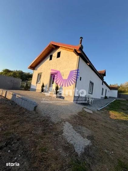 Casă cu 3 camere cu Teren 1800 Mp în Șelimbăr