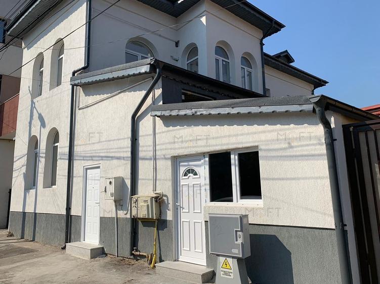 Casă individuală cu 9 camere cu Canalizare în Eminescu