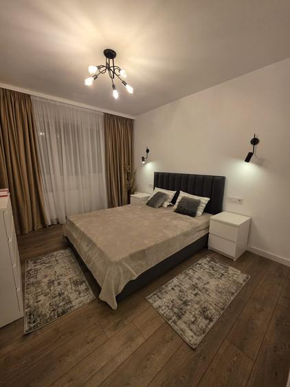 Apartament cu 4 camere semidecomandat, mobilat în P-ța Gorjului