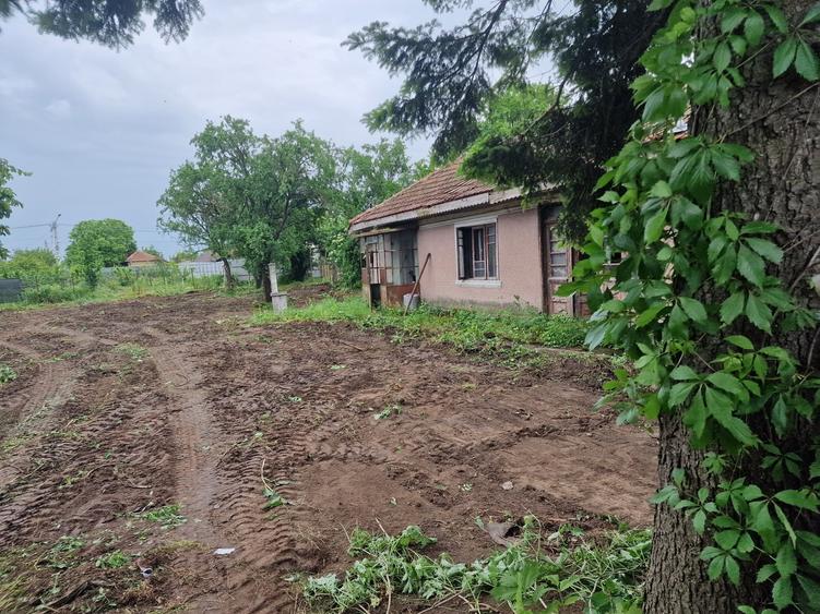 Teren Construcții intravilan de 828 mp, în Sud