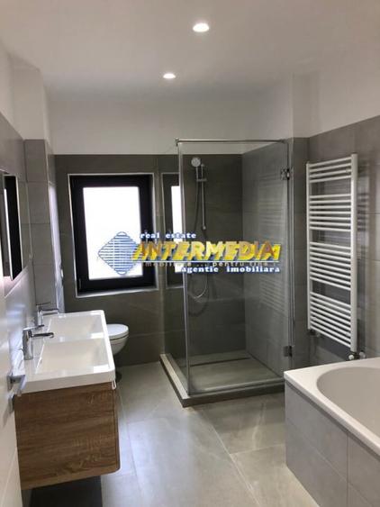 Duplex cu 4 camere cu Canalizare în Ultracentral