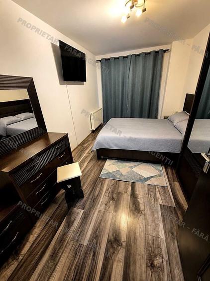 Apartament cu 3 camere decomandat în Florești