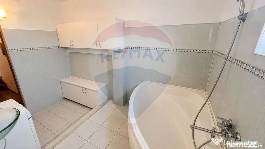 Apartament cu 3 camere de vanzare in zona Rogerius - Oradea (Bihor) - 9