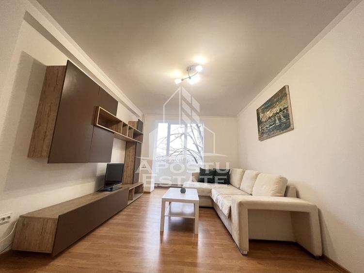 Apartament cu 2 camere decomandat în Central