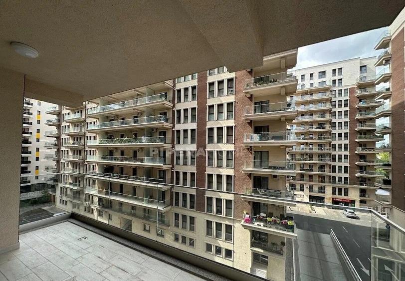 Apartament cu 4 camere decomandat, mobilat în Drumul Taberei