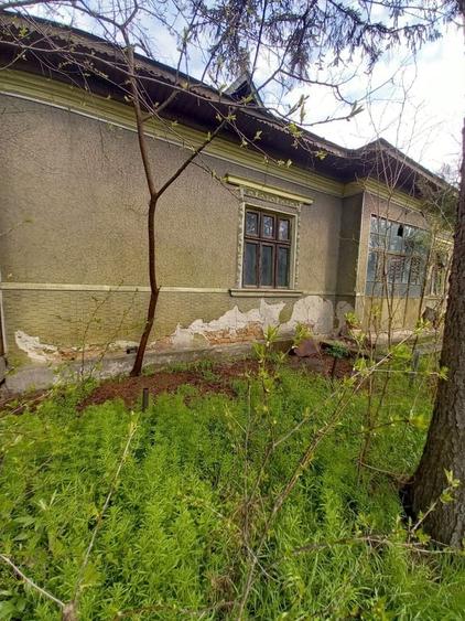 Casă cu 4 camere cu Teren 1700 Mp în Central