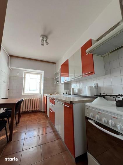 Apartament cu 3 camere decomandat, mobilat în Gară
