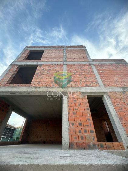 Duplex cu 4 camere cu Canalizare în Tunari