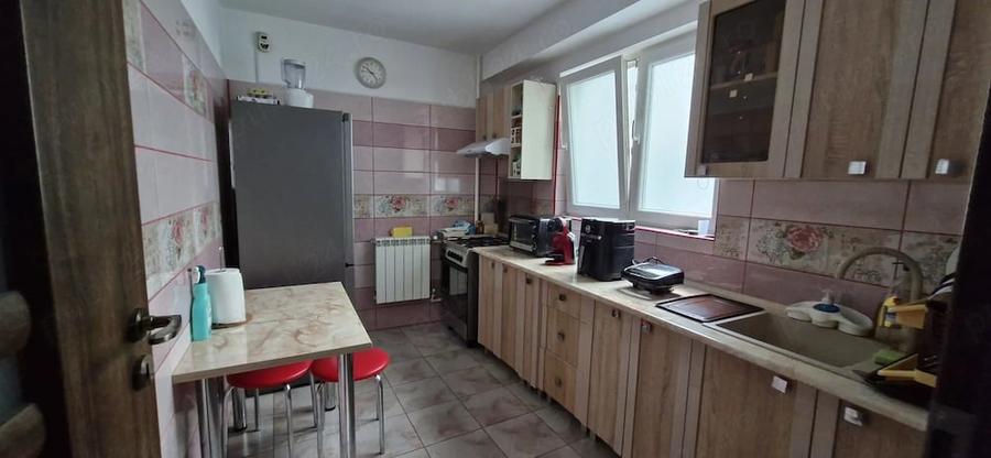 Apartament cu 2 camere decomandat în Drumul Taberei