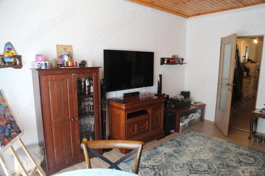 Apartament cu 4 camere decomandat în Cezar Petrescu