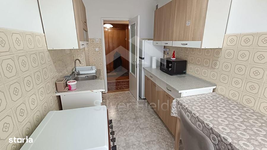 Apartament cu 3 camere, mobilat în Complex Studențesc