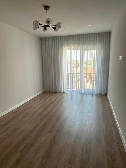 Apartament cu 3 camere decomandat în Sântana de Mureș