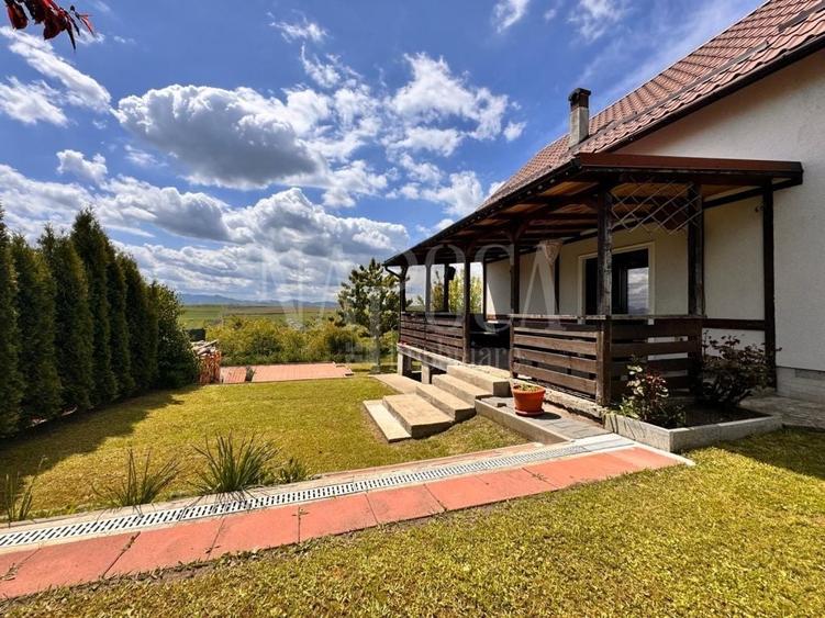 Casă individuală cu 5 camere cu Canalizare în Sălicea
