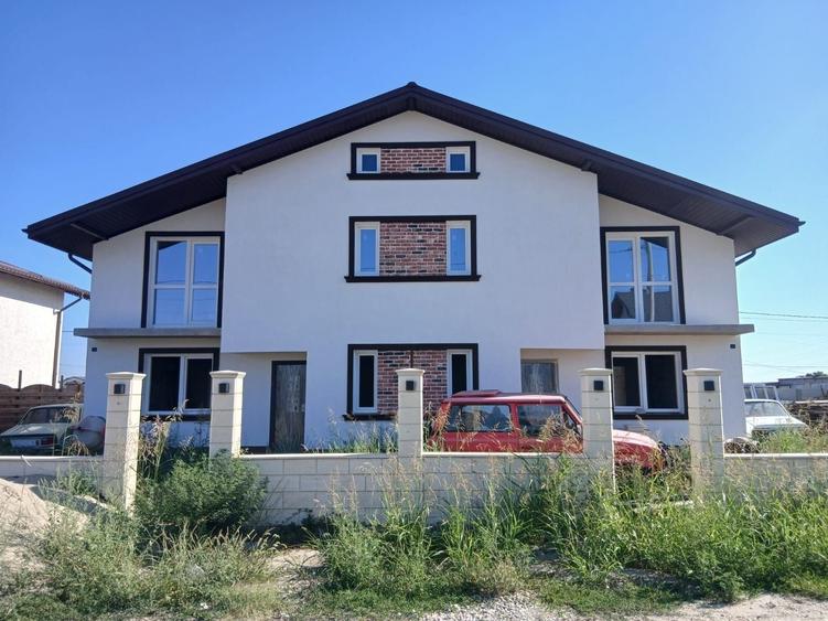 Casă cu 4 camere în Berceni