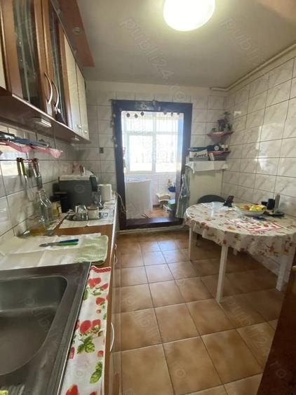 Apartament cu 3 camere semidecomandat în Militari