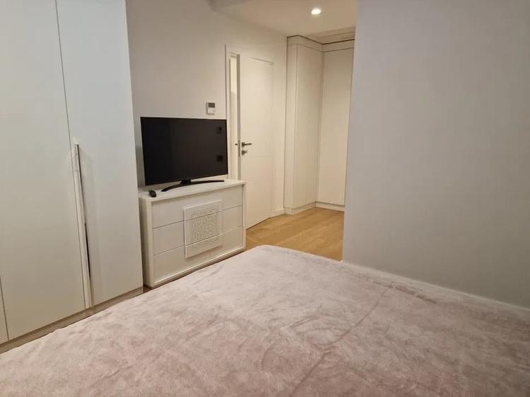 Apartament cu 3 camere semidecomandat, mobilat în Aviației
