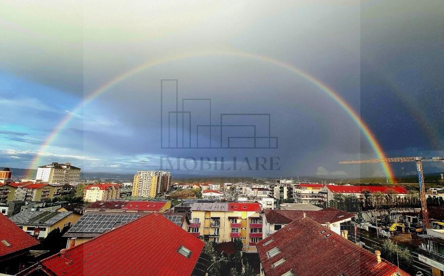 Penthouse cu 5 camere decomandat, mobilat în Bună Ziua