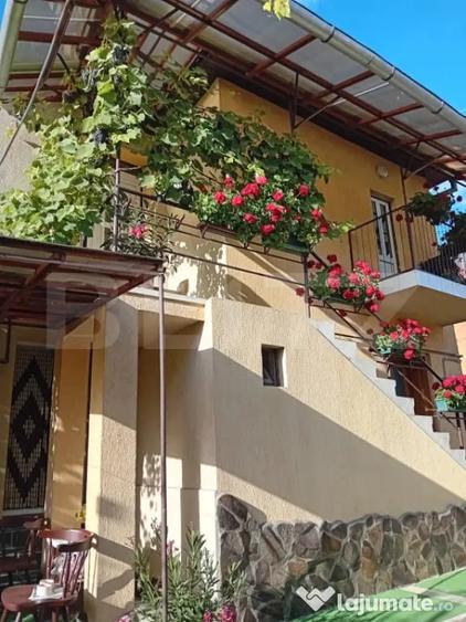 CASA IN CENTRU -REGHIN CU SPATIU COMERCIAL - 9