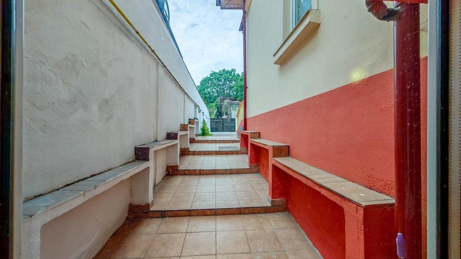 Casă individuală cu 6 camere cu Canalizare în Cantemir