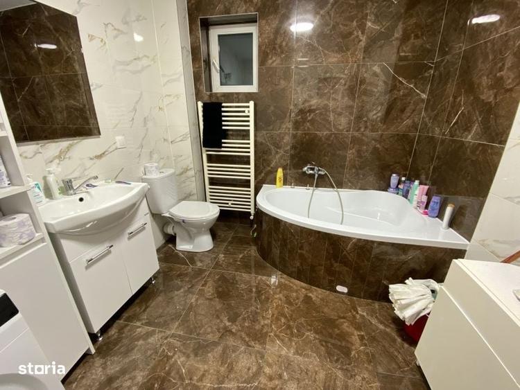 Apartament cu 4 camere în Calea Moldovei