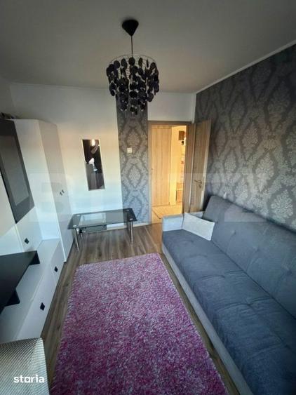 Apartament cu 4 camere decomandat în Est