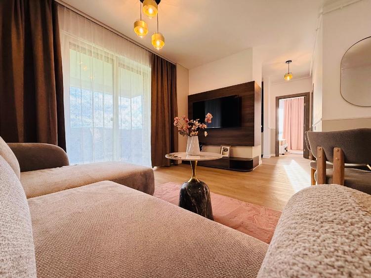 Apartament cu 3 camere semidecomandat în Florești