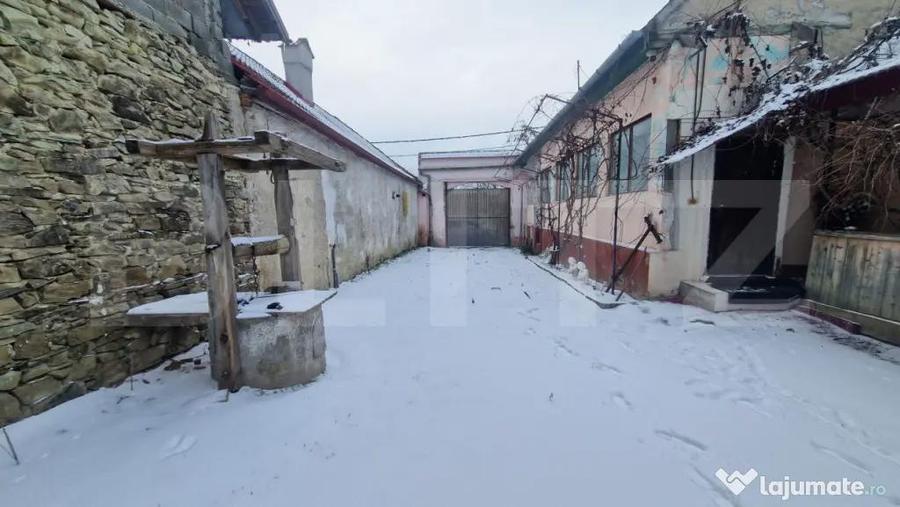 Casă cu 5 camere cu Teren 836 Mp în Central