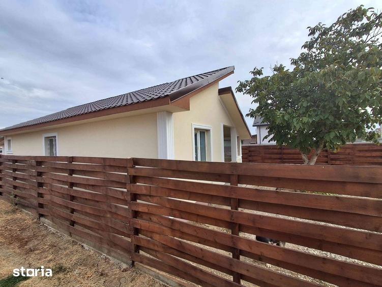Casă cu 3 camere cu Teren 621 Mp în Curtișoara