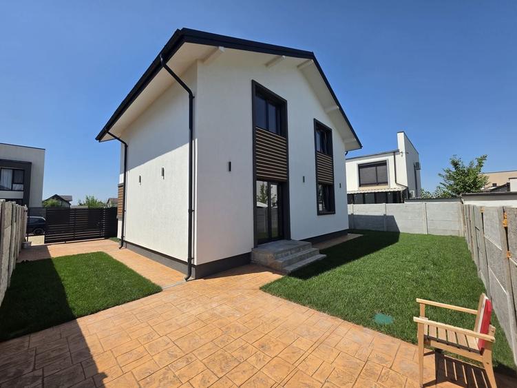 Casă individuală cu 5 camere cu Canalizare în Berceni