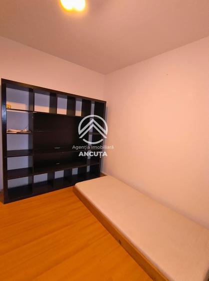 Apartament cu 3 camere semidecomandat în Mănăștur