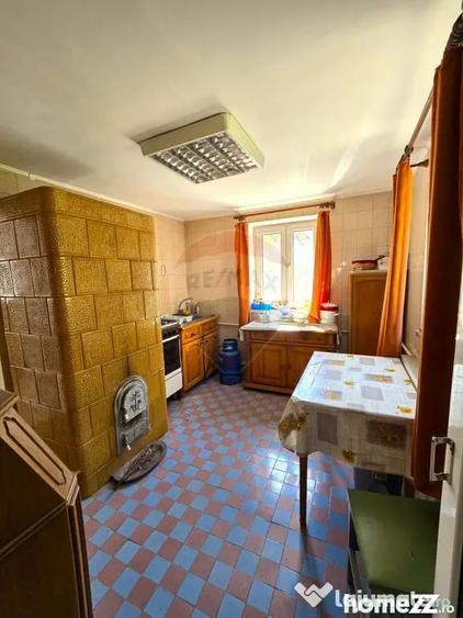 Casă cu 5 camere cu Teren 500 Mp în Moieciu