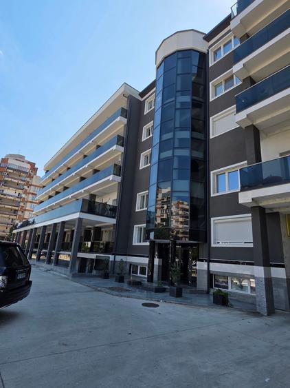 Apartament cu 2 camere semidecomandat, mobilat în 22 Decembrie