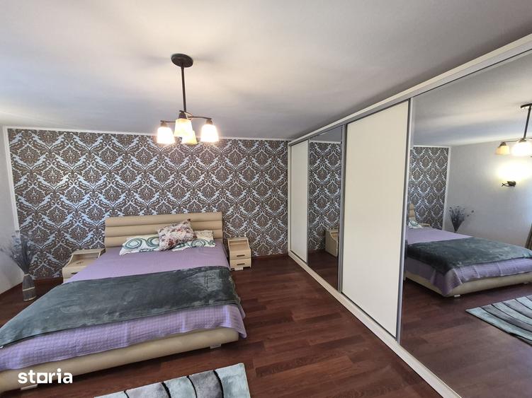 Apartament cu 4 camere decomandat în Bârnova