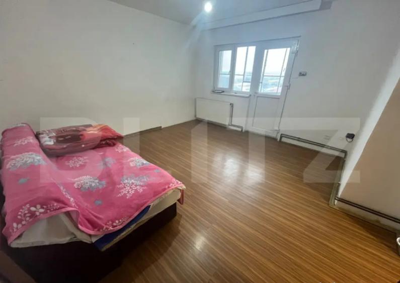 Apartament 3 camere, 70 mp, zona Micro 6 - 1