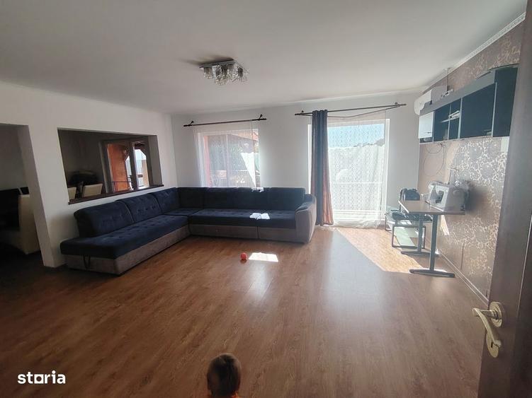 Casă cu 4 camere în Sânpaul