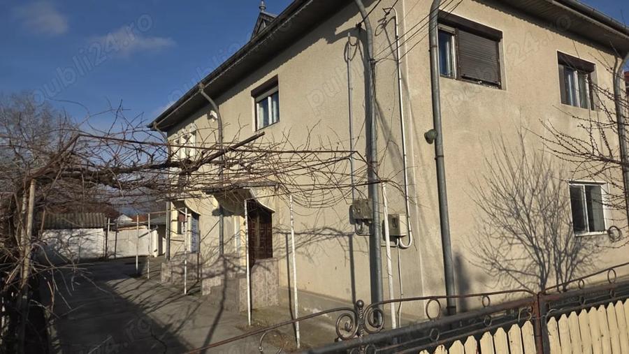 Casă cu 3 camere cu Teren 800 Mp în Amara