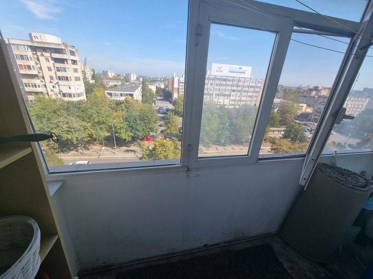 Apartament cu 3 camere decomandat, mobilat în Tomis III