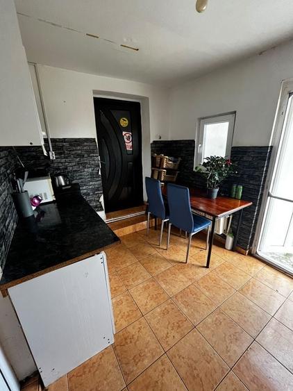 Casă cu 3 camere în Pecineaga
