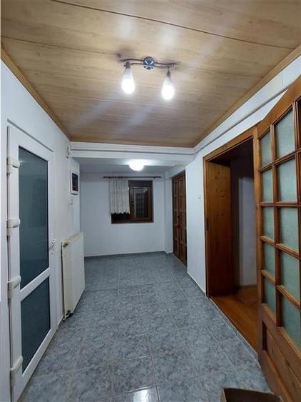 Casă individuală cu 5 camere cu Canalizare în Vladimirescu