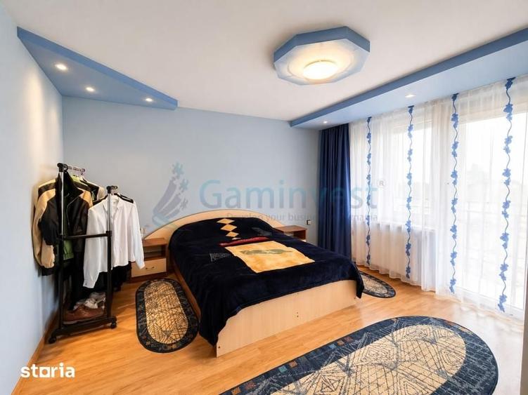 Casă cu 7 camere cu Teren 608 Mp în Nufărul