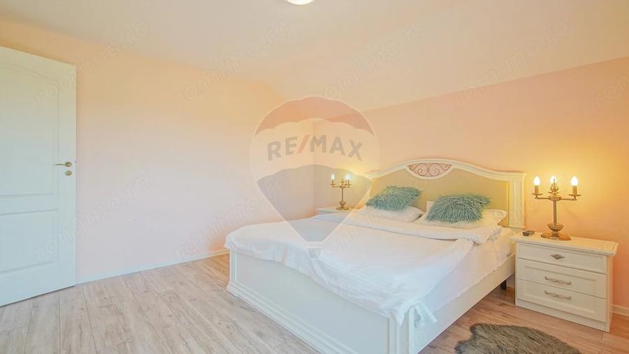 Casă cu 4 camere cu Teren 534 Mp în Central