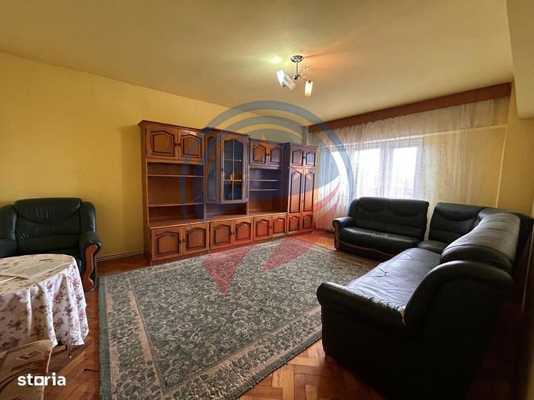 Apartament cu 3 camere decomandat în Albești
