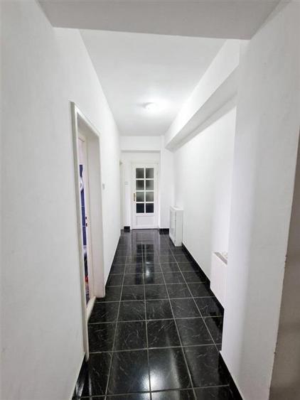 Apartament cu 4 camere decomandat în Bâlc