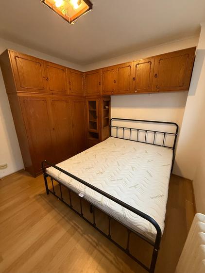 Apartament cu 3 camere semidecomandat, mobilat în Titulescu