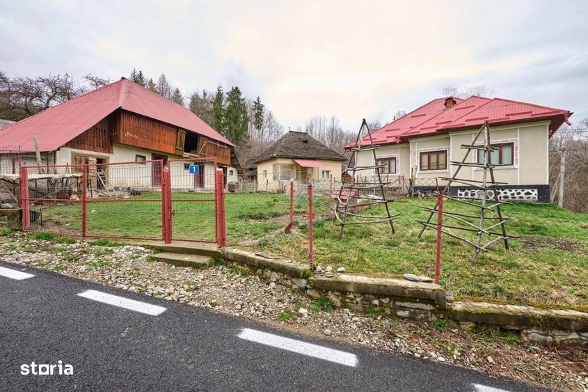 Casă cu 4 camere în Slatina