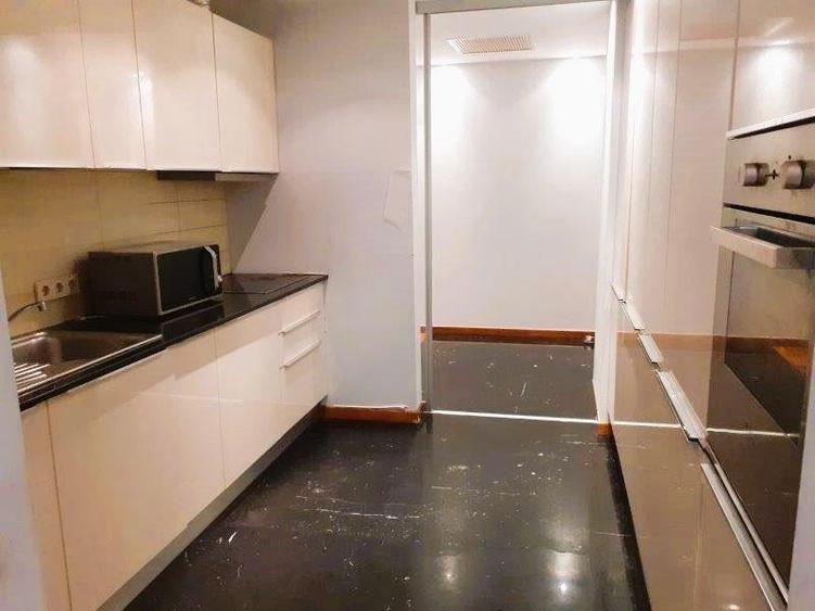 Apartament cu 4 camere decomandat, mobilat în Băneasa