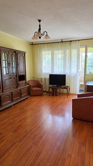 Apartament cu 2 camere semidecomandat, mobilat în Drumul Taberei