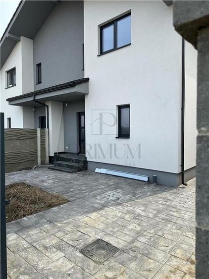 Duplex cu 3 camere cu Teren 375 Mp în Moșnița Nouă