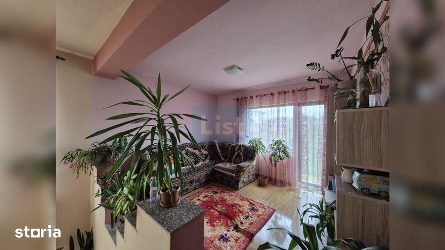 Casă cu 6 camere cu Teren 1400 Mp în Apahida